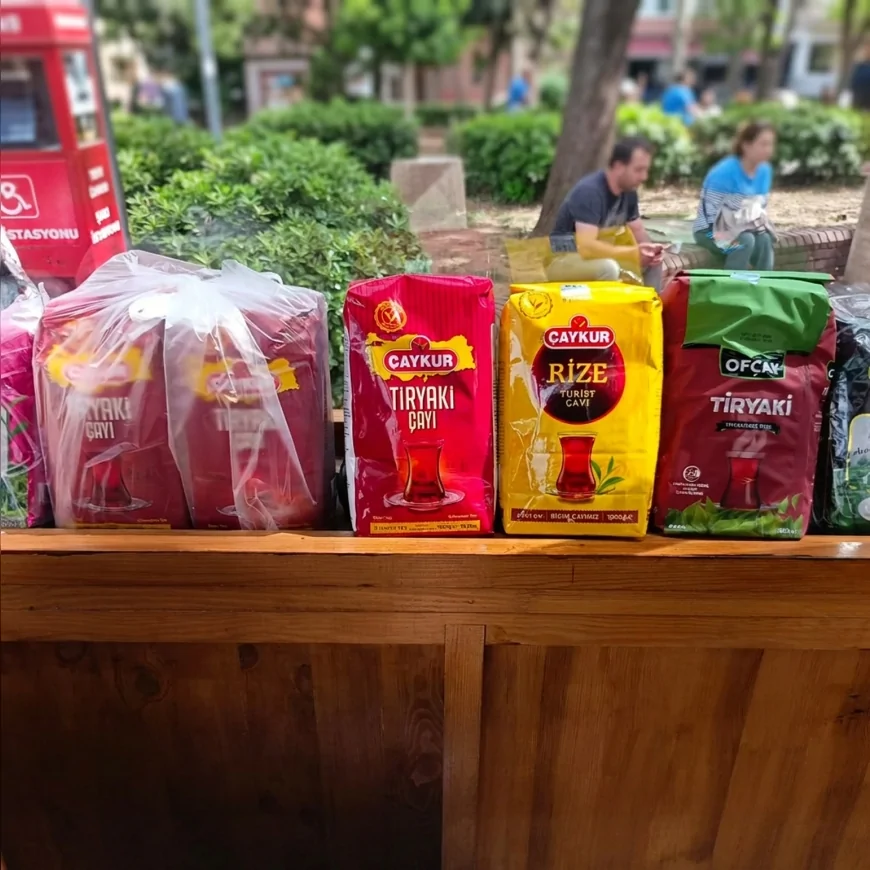 Efeler Belediye Başkanı Anıl Yetişkin’in ücretsiz çay ikramı dayanışma hareketine dönüştü