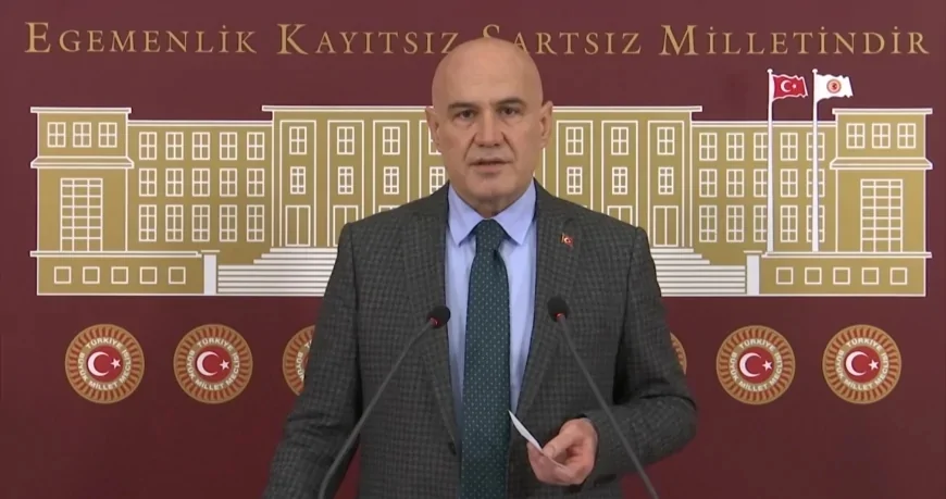 İYİ Parti Grup Başkanvekili Turhan Çömez TBMM’de Basın Mensuplarının Karşısına Çıktı