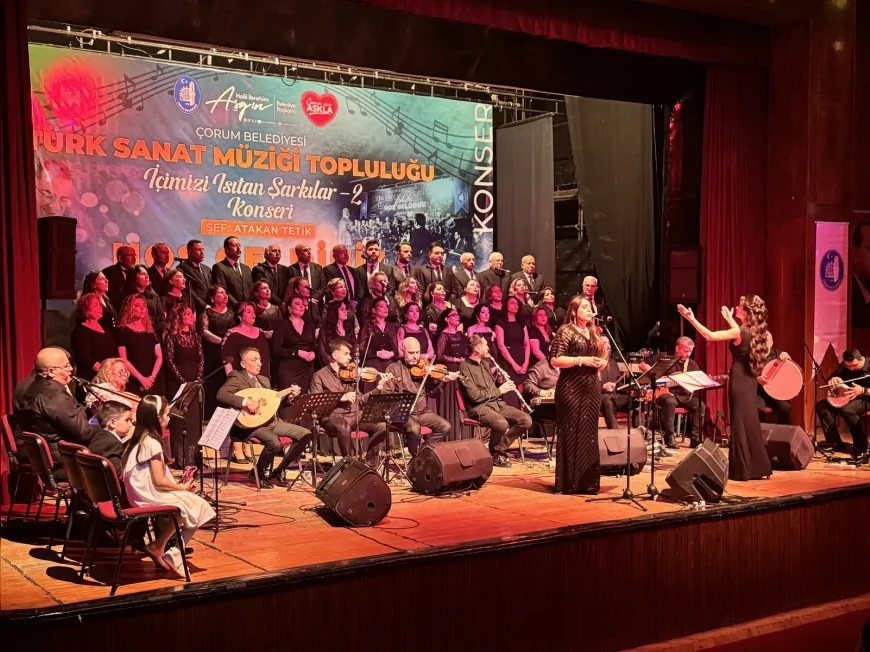 Çorum Belediyesi Türk Sanat Müziği Topluluğu “İçimizi Isıtan Şarkılar” Konseriyle Sanatseverlerden Tam Not Aldı