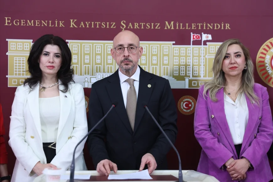 İYİ Parti Grup Başkanvekili Uğur Poyraz: “Pandemi Döneminde Kahraman İlan Ettikleriniz Bugün Unutuldu”