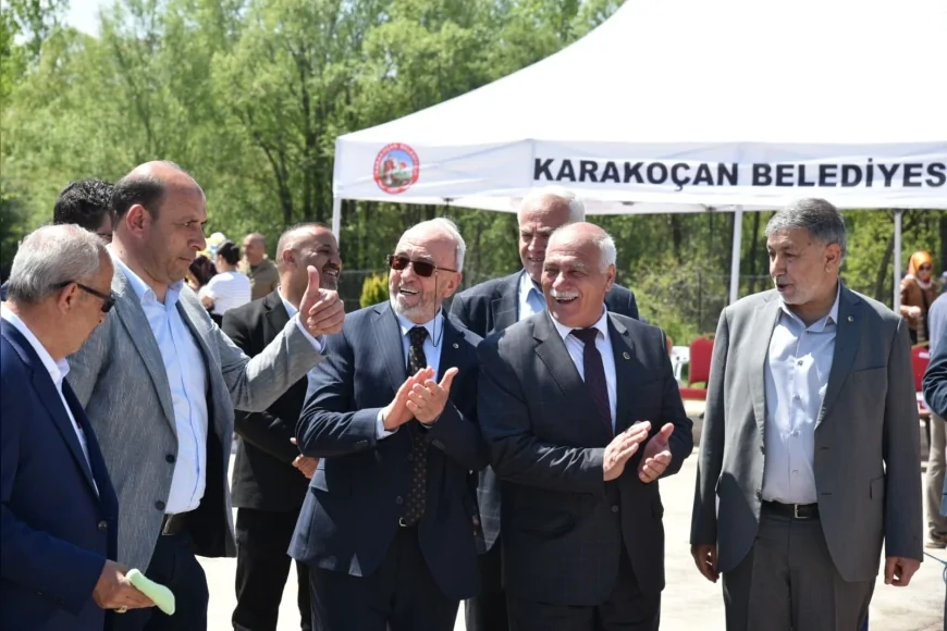 ELAZIĞ TİCARET BORSASI BAŞKANI MEHMET ALİ DUMANDAĞ KARAKOÇAN’DAKİ ÇOCUK ŞENLİĞİNDE MİNİKLERLE BİR ARAYA GELDİ