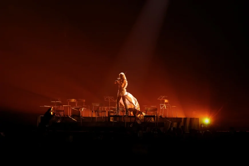 Avusturya’nın Viyana Kentindeki Eurovision 2026 İlk Yarı Finalinde Linda Lampenius Performansı Damga Vurdu