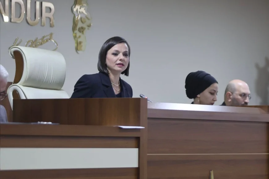 Karabağlar Belediye Başkanı Helil Kınay: “Personele tek bir delikli kuruş borcumuz yok”
