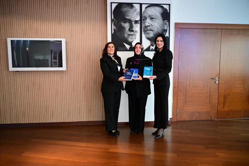 Aydın Büyükşehir Belediye Başkanı Özlem Çerçioğlu kadın odaklı projeleri Milletvekili Seda Sarıbaş ve KADEM temsilcileriyle değerlendirdi