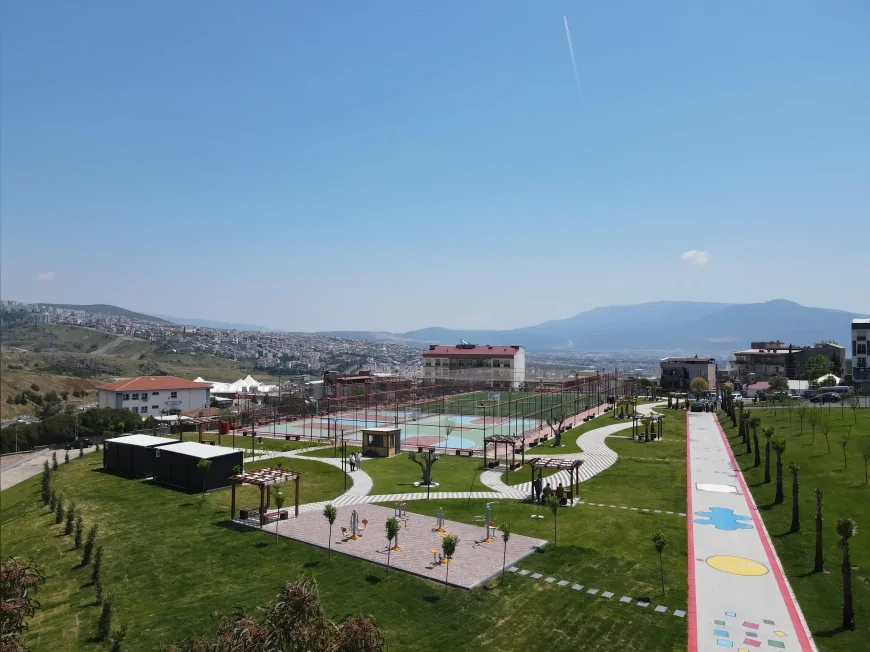CHP Genel Başkanı Özgür Özel Bayraklı’da Ferdi Zeyrek Spor Kompleksi Açılışına Katılacak