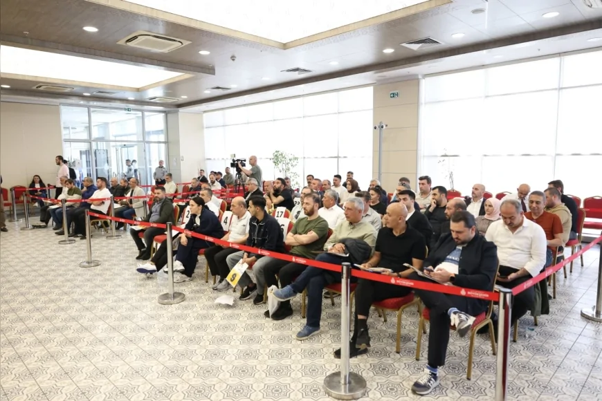 İBB Genel Sekreteri Prof. Dr. Volkan Demir başkanlığında yapılan ihalede 250 yeni uygulama bazlı taksi için teklifler alındı