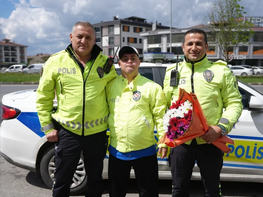 Düzce Belediyesi, down sendromlu Oğuz Kaan’ın polislik hayalini Engelliler Haftası’nda gerçeğe dönüştürdü