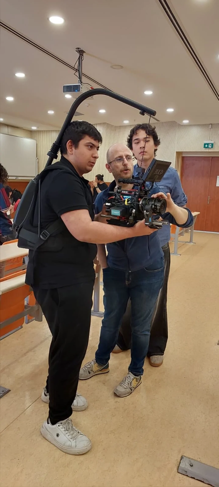 Ege Üniversitesi İletişim Fakültesinde sinema teknolojileri workshopu ile öğrenciler profesyonel set deneyimi yaşadı