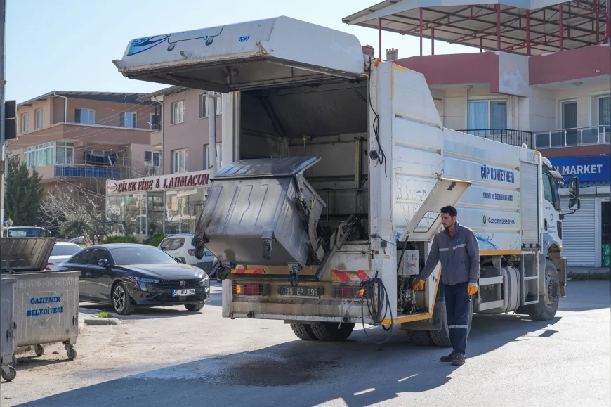 Gaziemir Belediye Başkanı Ünal Işık: “Temizlik Seferberliğiyle Daha Temiz Bir Kent Ortamı Sunuyoruz”