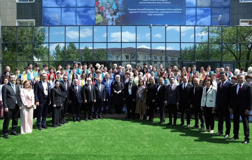 Cumhurbaşkanı Recep Tayyip Erdoğan’ın eşi Emine Erdoğan Kazakistan’da Uluslararası Sıfır Atık Eğitim Laboratuvarı’nın açılışını yaptı