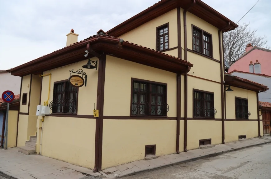 Eskişehir Büyükşehir Belediyesi Zeliha Tabanca Gençlik Danışma Merkezi’nde gençlere ücretsiz atölye programı başlatıyor