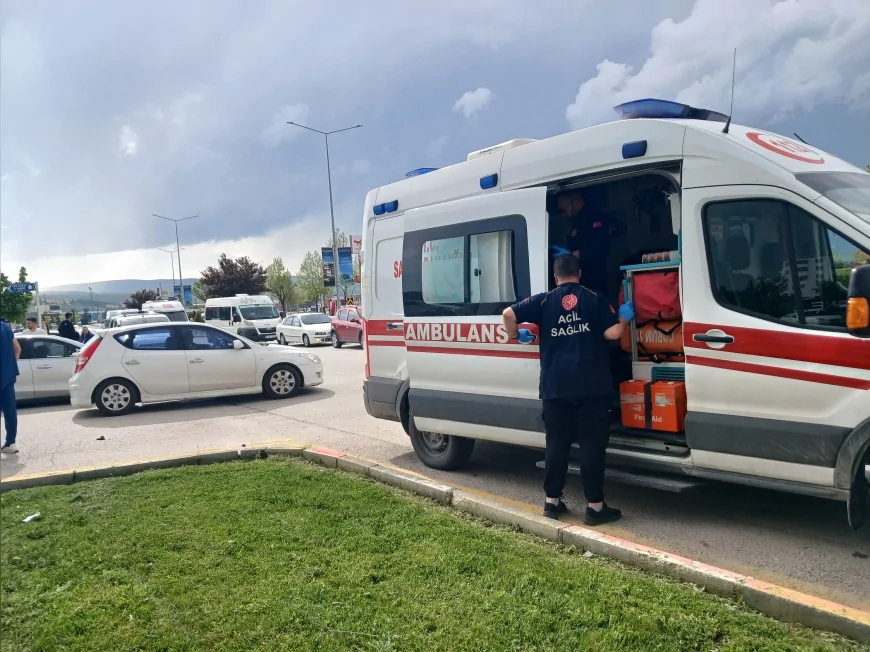 Çorum’da İki Otomobilin Çarpıştığı Trafik Kazasında 1 Kişi Yaralandı