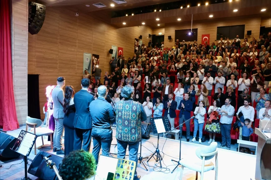 Odunpazarı Belediyesi’nin “Yarının Ustaları” konserinde genç sanatçılar büyük alkış aldı!