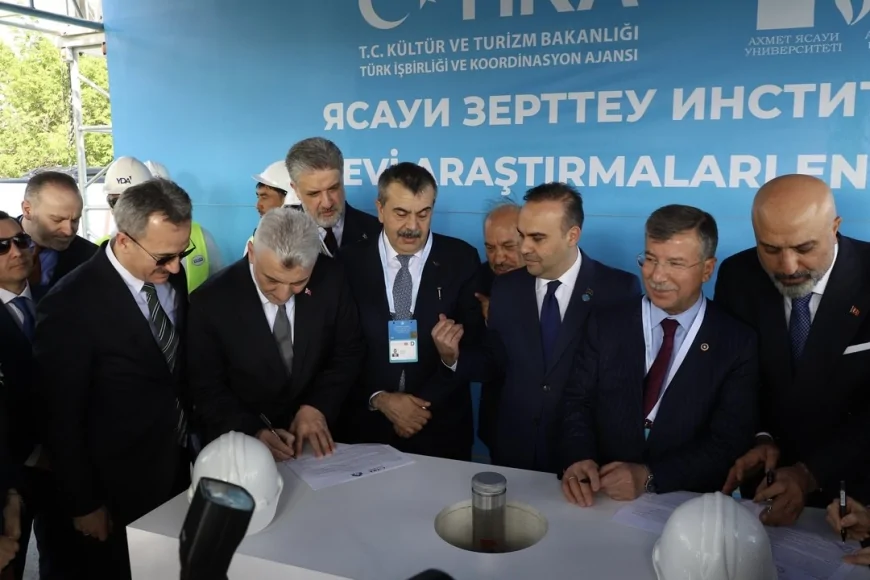Ticaret Bakanı Prof. Dr. Ömer Bolat, Türkistan’da Yesevi Araştırmaları Enstitüsü’nün temel atma törenine katıldı