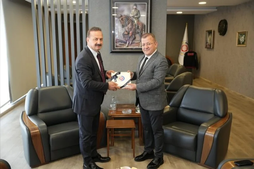 Anahtar Parti Genel Başkanı Yavuz Ağıralioğlu Çorum TSO’yu Ziyaret Etti