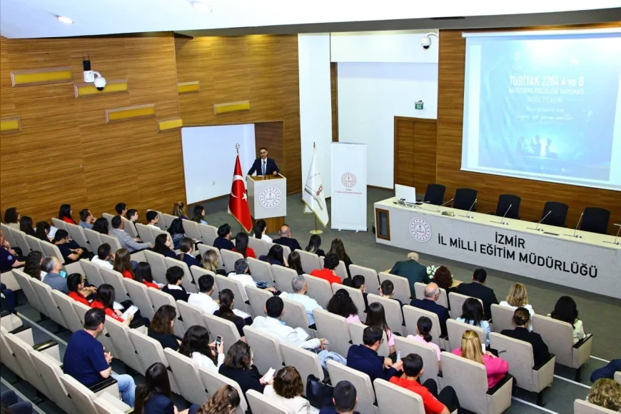 İzmir İl Millî Eğitim Müdürü Dr. Ömer Yahşi: “Gençlerimiz Ülkemizin Hikâyesini Yazacak”