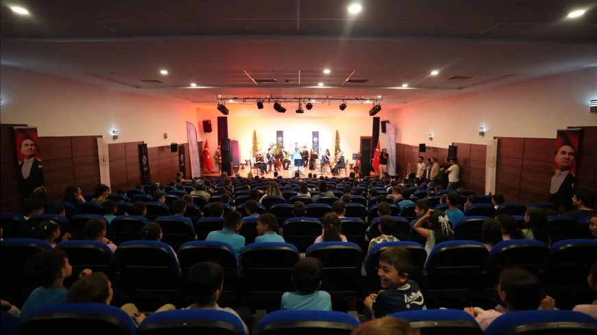Aydın Büyükşehir Belediye Başkanı Özlem Çerçioğlu kültür ve sanat etkinliklerini ilçelere taşımayı sürdürüyor!