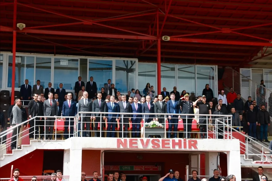 NEVŞEHİR’DE 19 MAYIS COŞKUSU STADYUMDAN KAYAŞEHİR’E TAŞTI