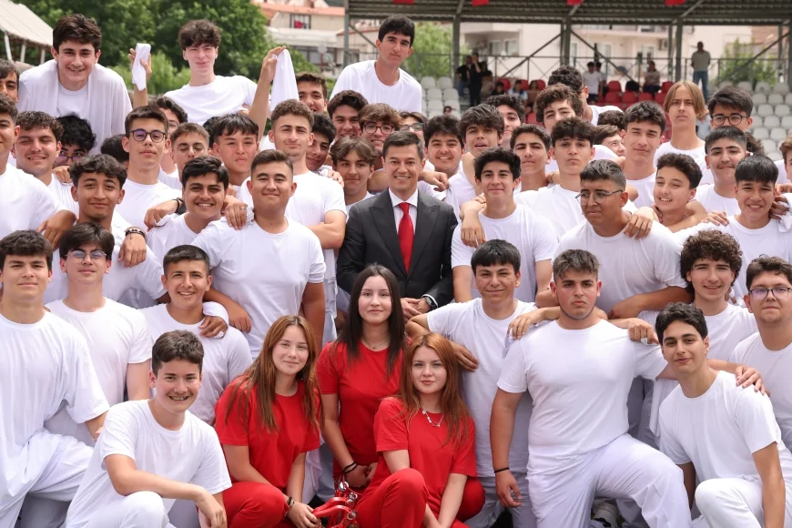 Marmaris’te 19 Mayıs Coşkusu Spor Turnuvaları, Fener Alayı ve Gençlik Konserleriyle Yaşanacak!