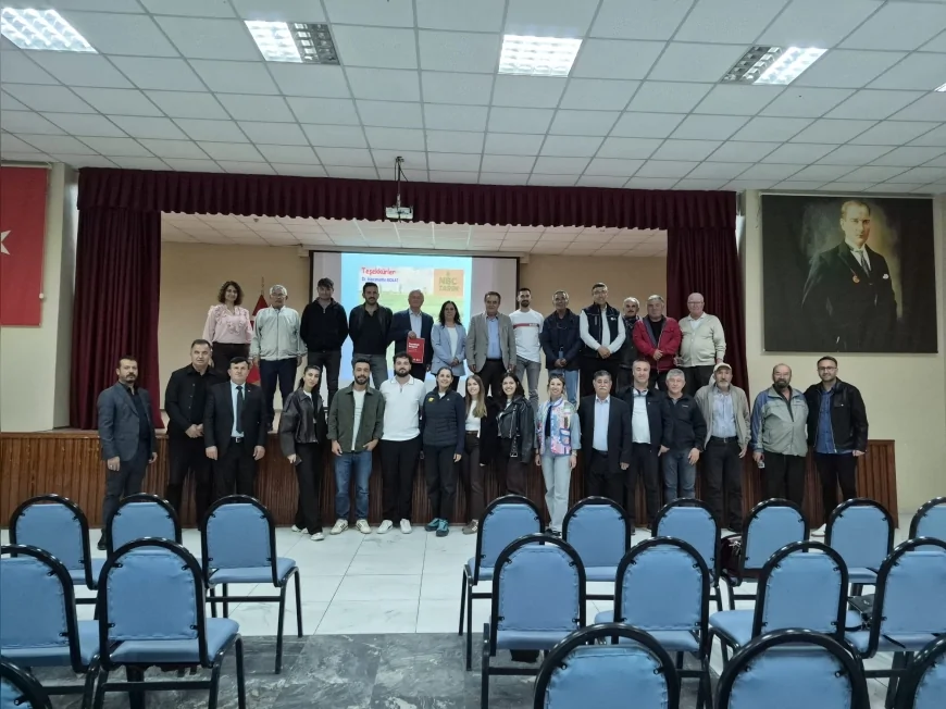 Eskişehir Büyükşehir Belediyesi Mahmudiye’de çiftçilere hububat hastalıklarıyla mücadele eğitimi verdi!
