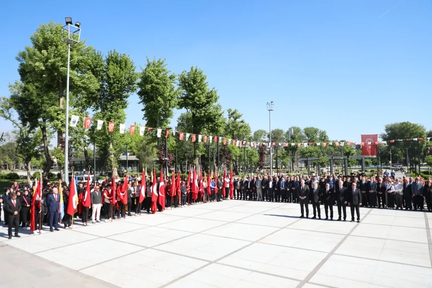 İnegöl’de 19 Mayıs kutlamaları törenler ve gençlik gösterileriyle gerçekleştirildi