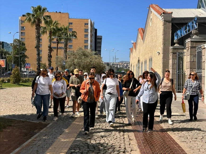 Konak Belediyesi’nin Kemeraltı Şenliği’nde düzenlediği Kültürel Miras Gezileri yoğun ilgi gördü