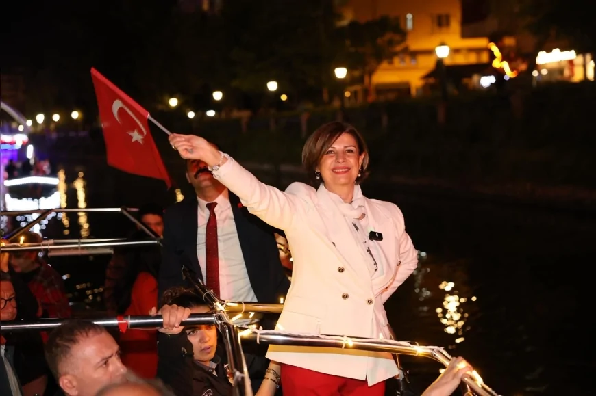 Eskişehir Büyükşehir Belediye Başkanı Ayşe Ünlüce: “Atatürk’ün şehri Eskişehir’den tüm Türkiye’ye selam olsun”