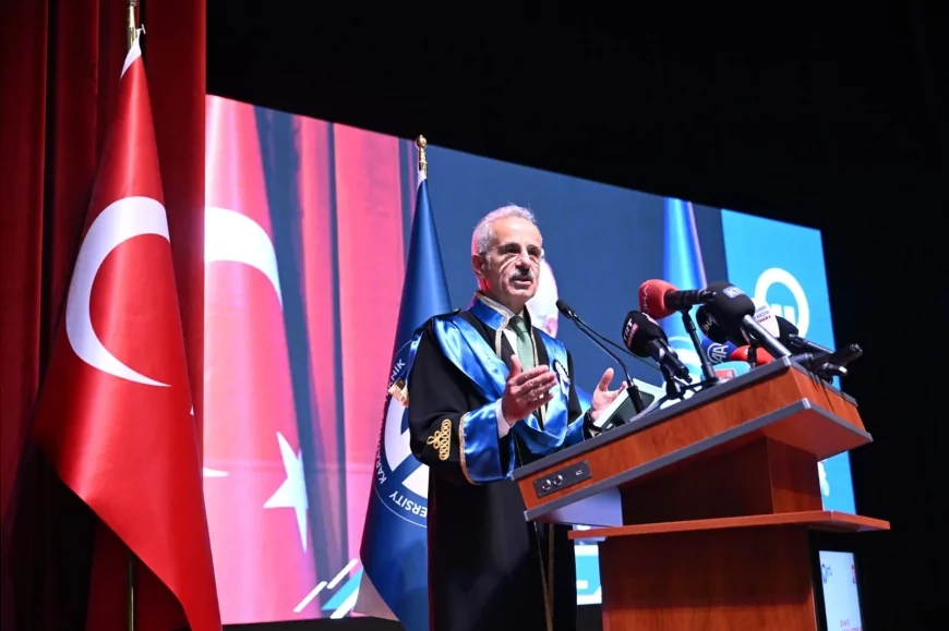 ULAŞTIRMA VE ALTYAPI BAKANI ABDULKADİR URALOĞLU: “DAHA ÇOK ÇALIŞACAĞIZ VE BU ÜNVANA LAYIK OLMAK İÇİN GAYRET SARF EDECEĞİZ”