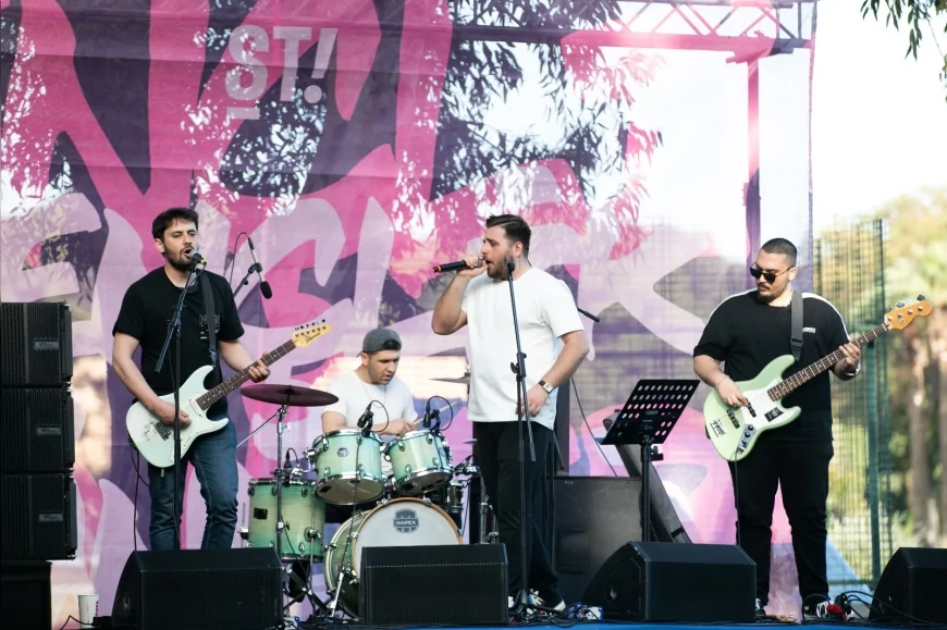 İzBBŞT Gençlik Günleri Karayel Band Konseriyle Coşkulu Final Yaptı