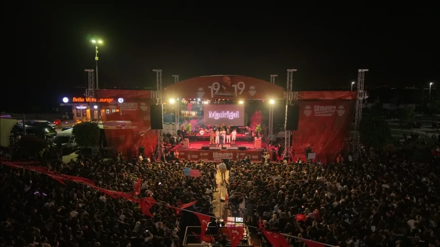 Yalova Belediye Başkanı Mehmet Gürel: “19 Mayıs ruhunu yaşatan gençlerimizin bayramını kutluyorum”