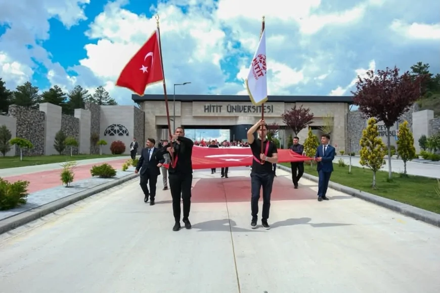 Hitit Üniversitesi’nde Şehitler İçin Vefa Yürüyüşü Düzenlendi