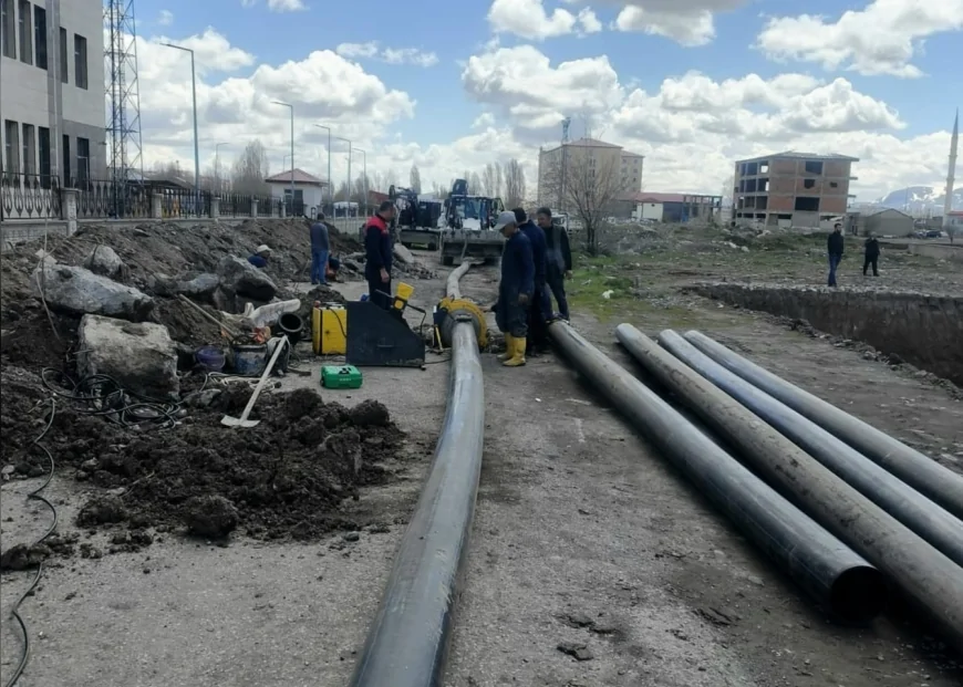 Ağrı Belediyesi kent genelinde içme suyu ve kanalizasyon altyapısını güçlendirme çalışmalarını sürdürüyor