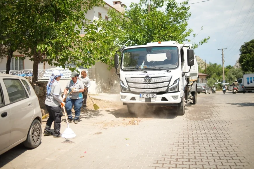 Marmaris Belediyesi Turizm Sezonu Öncesi Mahallelerde Kapsamlı Temizlik Çalışması Başlattı