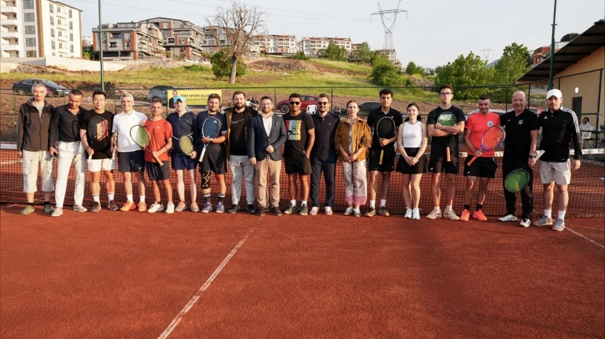 Başiskele’de 19 Mayıs Coşkusu Takımlar Tenis Şampiyonasıyla Kortlara Taşındı