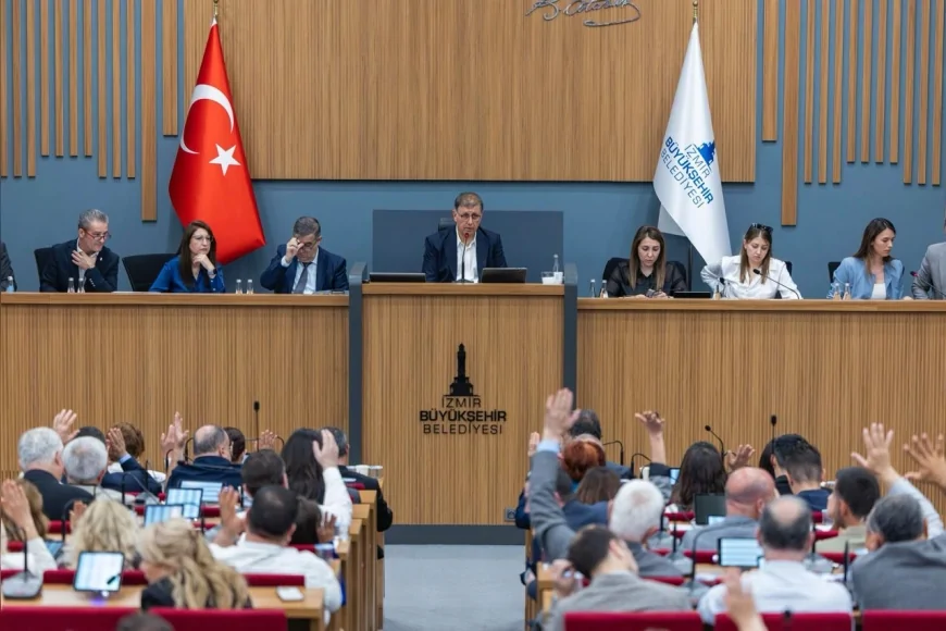 İzmir Büyükşehir Meclisi Karşıyaka Stadı İçin Yetkiyi Verdi