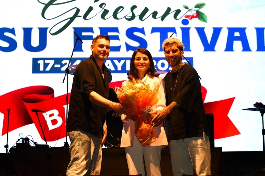 49. Uluslararası Giresun Aksu Festivali’nde konser coşkusu Atatürk Meydanı’na taştı