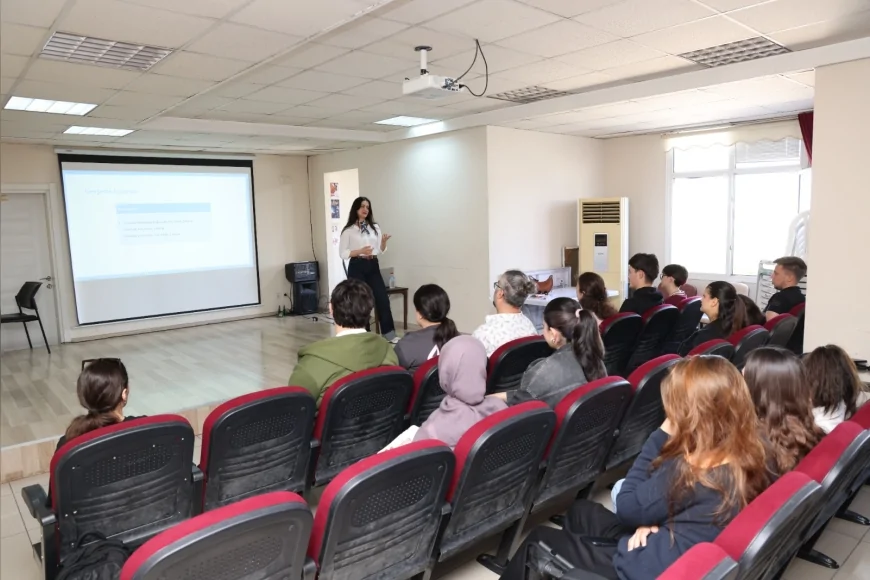 Çiğli Belediye Başkanı Onur Emrah Yıldız: “Sınav sürecinde gençlerimizin yanında olmaya devam edeceğiz”