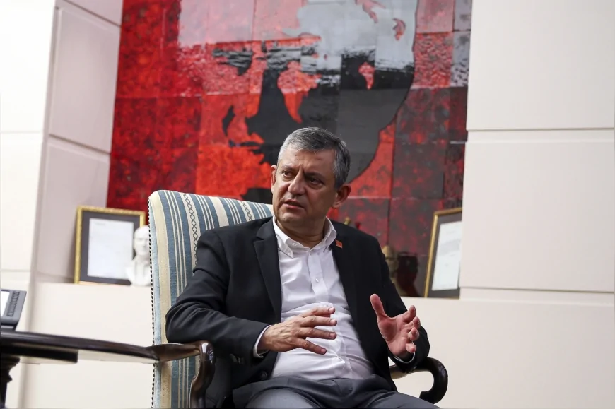 Özgür Özel, 110 milletvekilinin desteğiyle yeniden TBMM Grup Başkanı seçildi