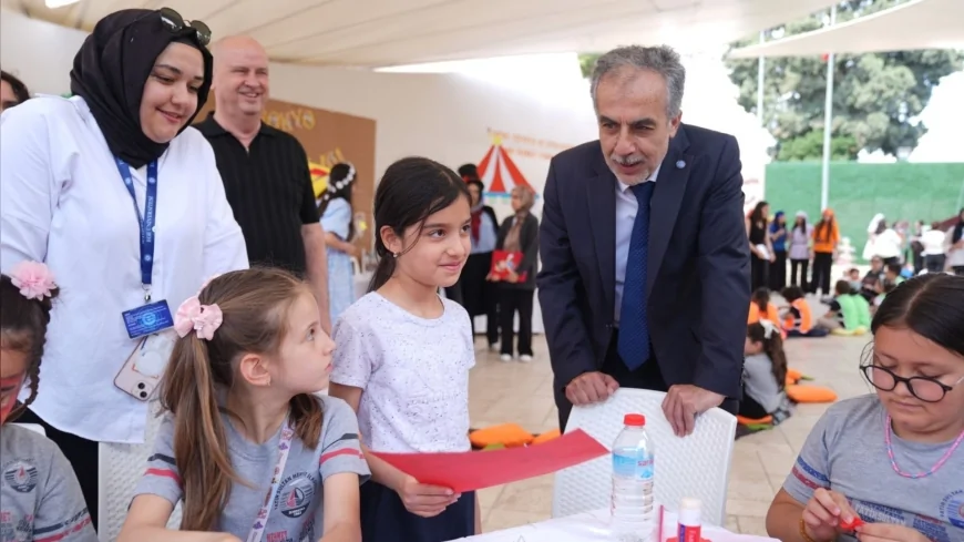 Ege Üniversitesi’nde “Masallarla Görme Bilimi” Şenliğinde Çocuklara Görme Sağlığı Anlatıldı