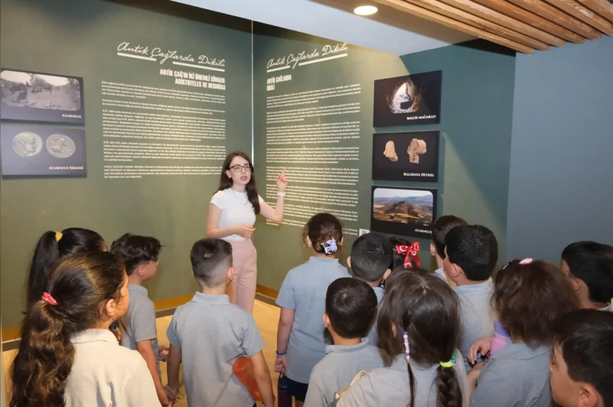 Dikili Belediye Başkanı Adil Kırgöz: “Kentimizin belleğini gelecek kuşaklara aktarmayı sürdüreceğiz”