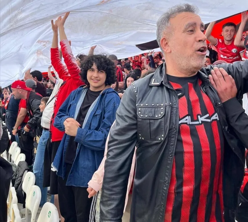 Ünlü Sanatçı Haluk Levent Hastane Sürecinin Ardından Çorum FK İçin Konya Tribünlerinde Yerini Aldı