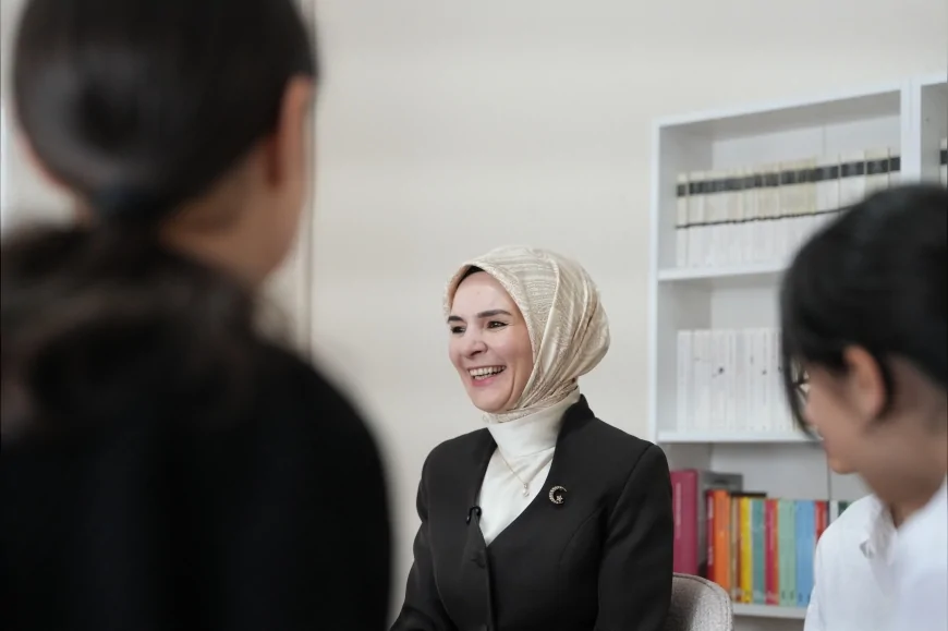 Aile ve Sosyal Hizmetler Bakanı Mahinur Özdemir Göktaş bayramda çocuklar, yaşlılar ve şehit ailesiyle buluştu