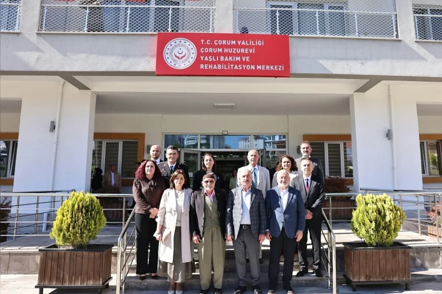 Çorum Valisi Ali Çalgan’dan huzurevinde kalan yaşlılara Kurban Bayramı ziyareti