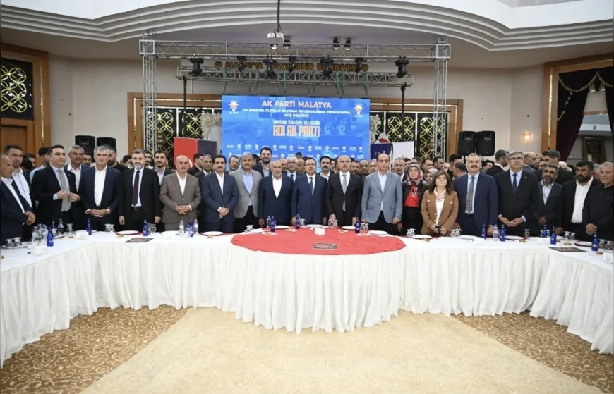 AK Parti Malatya İl Başkanlığı Geleneksel Bayramlaşma Programı Yoğun Katılım ve Coşkuyla Gerçekleştirildi