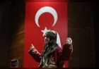 Edremit Belediyesi Bağlama Atölyesi Kursiyerleri Şükrü Tunar Kültür Merkezi’nde Müzik Dinletisiyle Sahne Aldı
