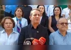 Efeler Belediye Başkanı Anıl Yetişkin meclise mikrofonla girmek isteyince zabıta ile yaşanan müdahale tartışma yarattı