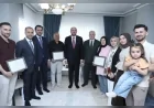 AK PARTİ GENEL BAŞKAN YARDIMCISI AHMET BÜYÜKGÜMÜŞ KOORDİNASYONUNDA 11,5 MİLYON ÜYEYE ERDOĞAN İMZALI TEŞEKKÜR BELGESİ ULAŞTIRILIYOR