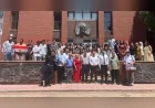 Ege Üniversitesinde Türkçe Eğitimi Alan Uluslararası Öğrenciler Sertifikalarını Alarak Mezuniyet Coşkusu Yaşadı