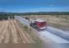 Manisa Büyükşehir Belediyesi Akhisar Mecidiye ve Yeniharmandalı yollarında yenileme çalışmalarını sürdürüyor