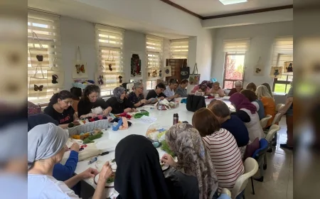Odunpazarı’nda Keçe Kursiyerleri LÖSEV İçin Rengârenk Çantalar Üreterek Dayanışmaya Katkı Sundu